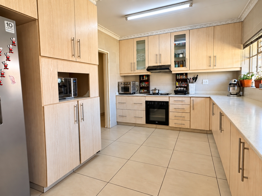 5 Bedroom Property for Sale in Vaalpark Free State